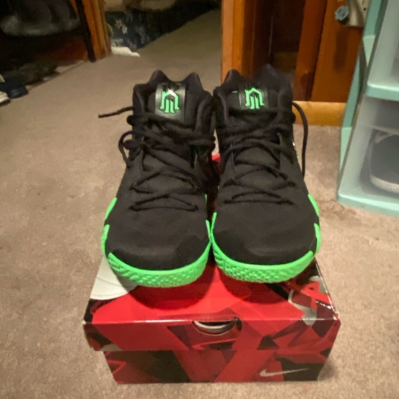 Kyrie 4 Halloween’s - Picture 2 of 2